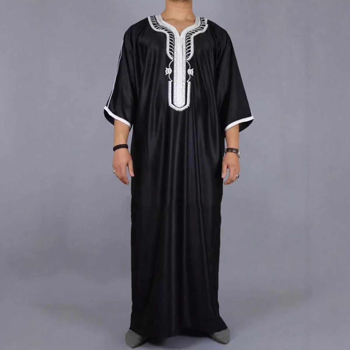Men's embroidered V-neck relaxed short-sleeve robe in assorted colors
